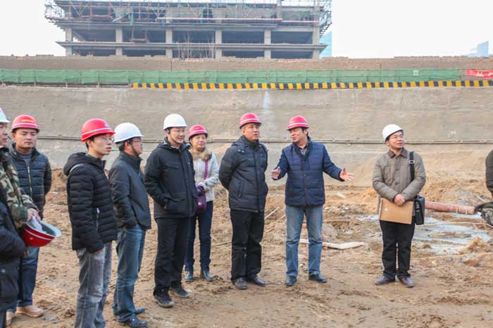 公司党委副书记李智带队赴郑东新区调研公司研究中心建设情况