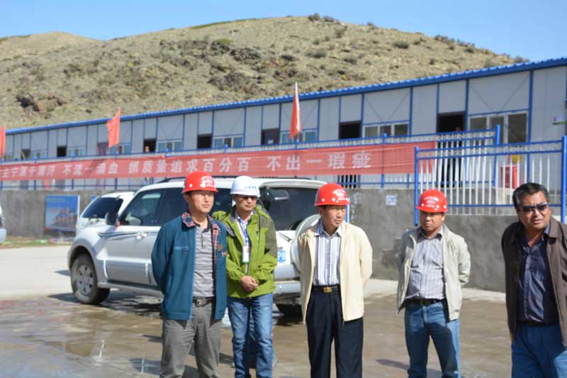 新疆交通运输厅陈局长一行莅临高建公司富可项目检查指导工作