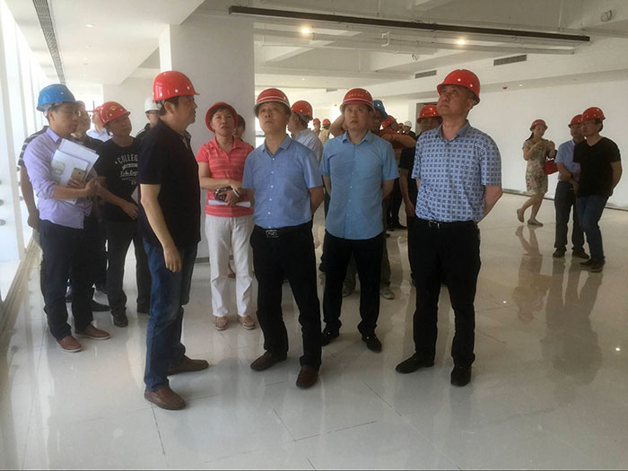 公司常兴文董事长一行前往公司东区总部大楼建设项目检查工作